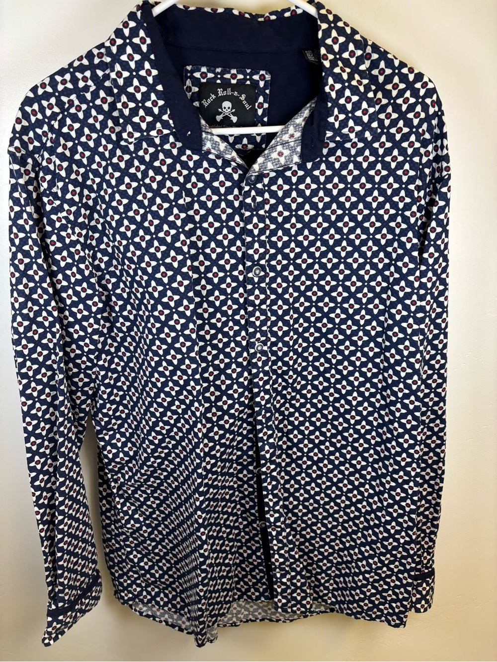 ROCK  ROLL N SOUL SHIRT MEN 2 XL 
NAVY W / WHITE DESIGN LONG SLEEVE